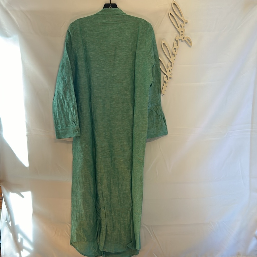 Sea Green Lydell Maxi Dress
POMANDER PLACE - Picture 8 of 10
